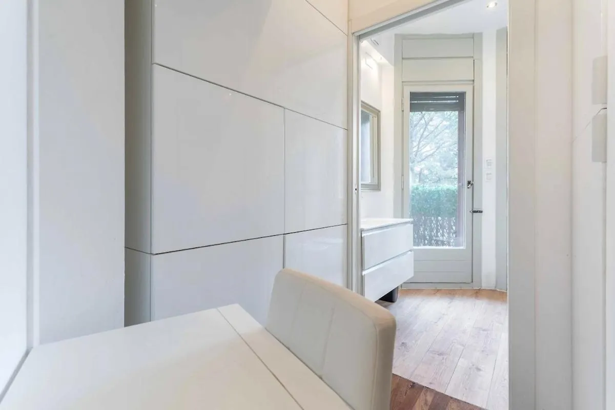 Apartamento Red Line Design Studio Milán