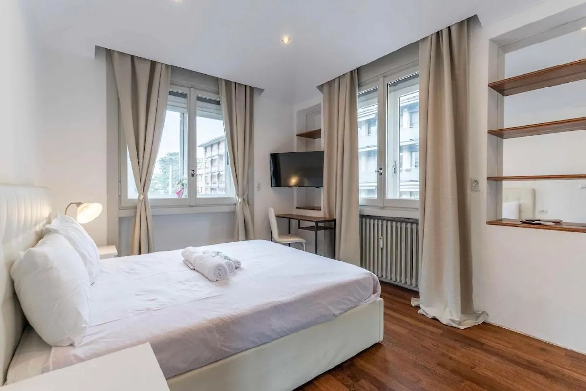 Apartamento Red Line Design Studio Milán