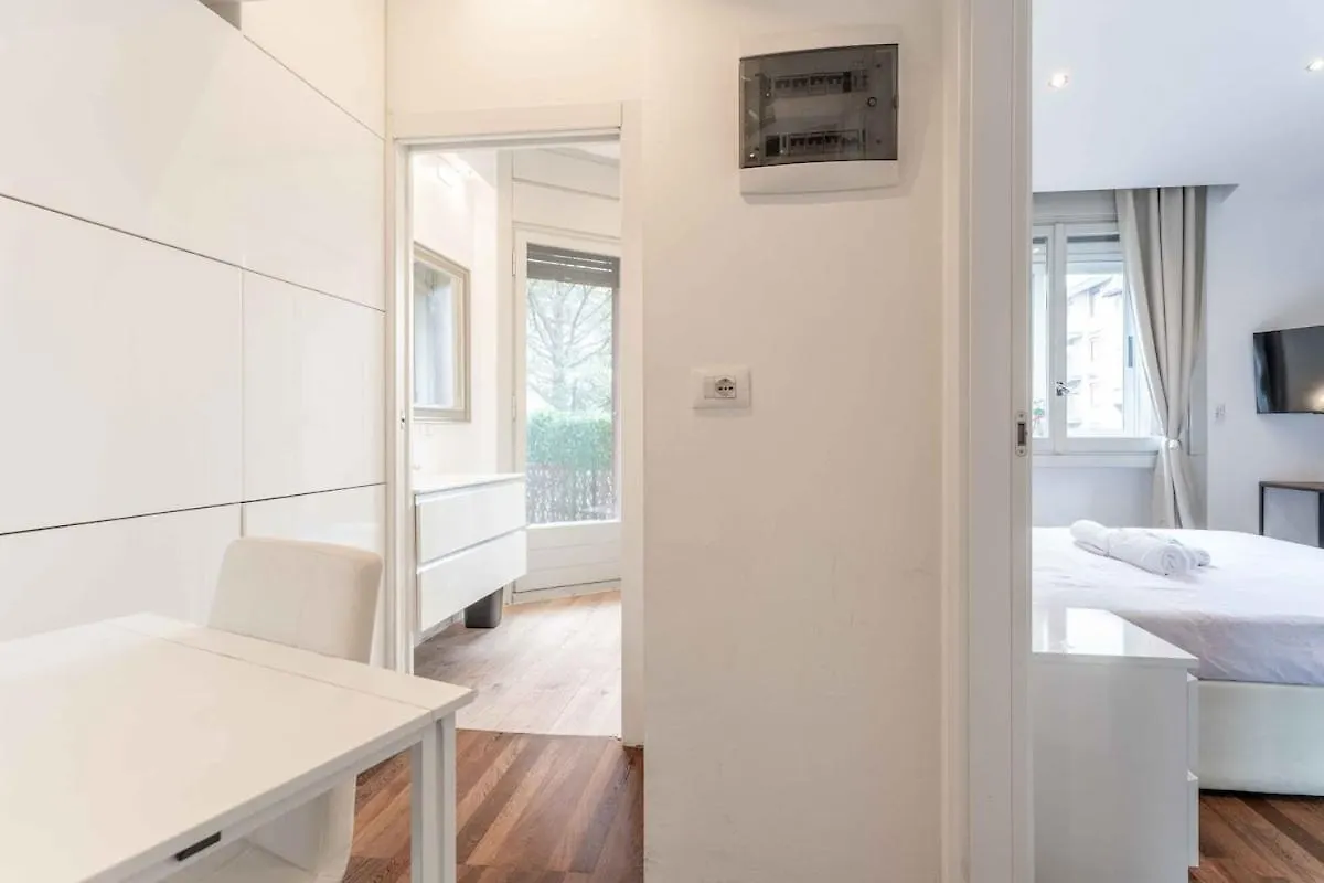 Appartement Red Line Design Studio Milan Italie